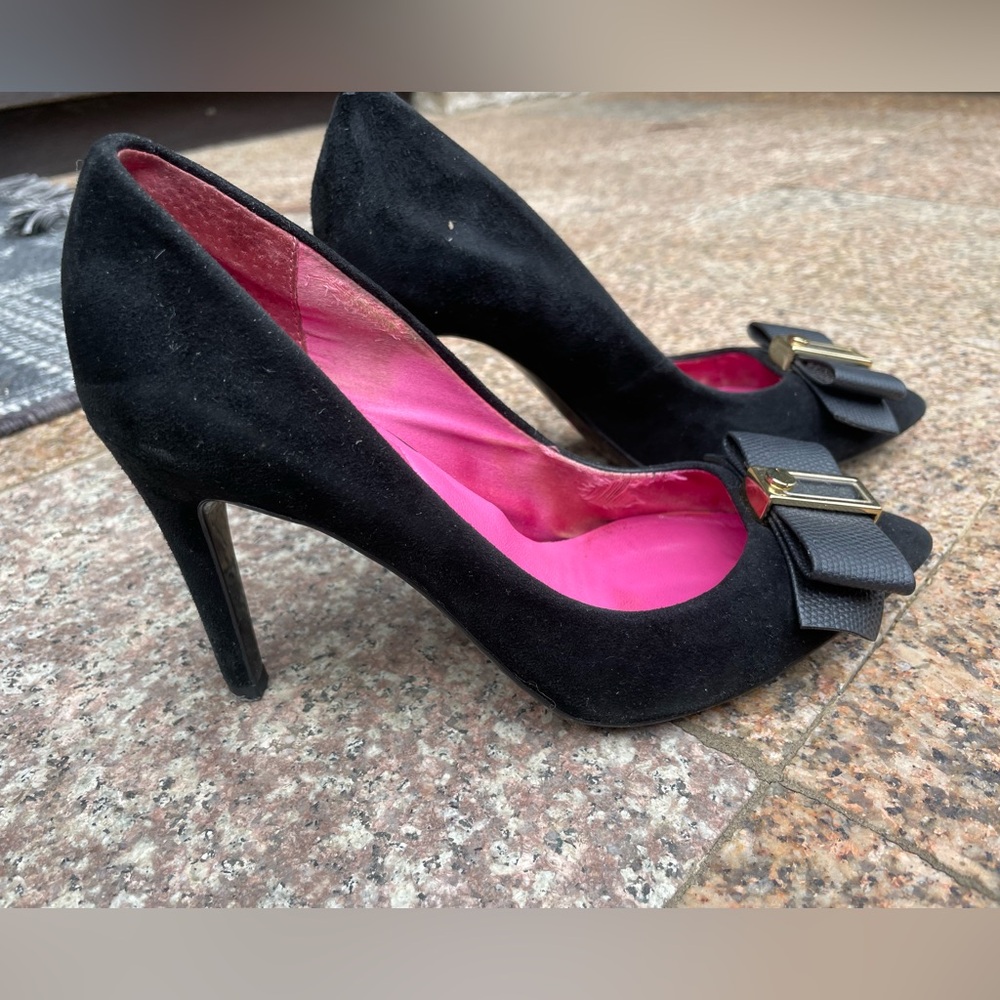 Isaac Mizrahi New York pumps heels with bow